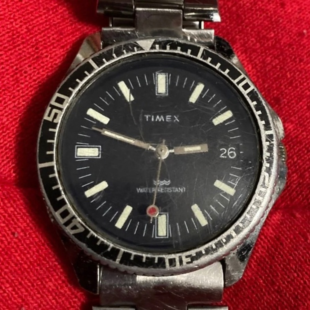 Timex Red Dot 38mm Vintage Dive Watch NR